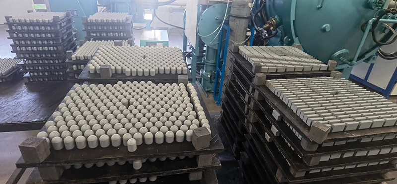 Dimensional inspection of tungsten carbide inserts before packing
