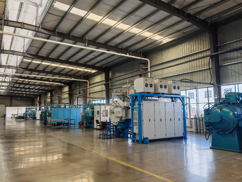 Vacuum sintering furnace for cemented carbide